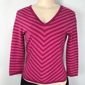 🌻Ann Taylor knit top v-neck pink striped B9-24